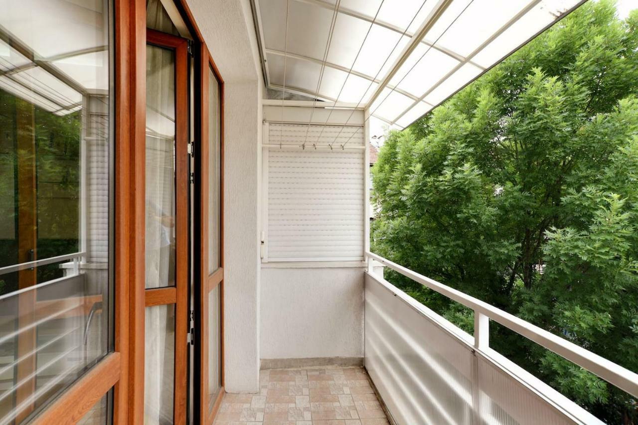 Spacious And Stylish Apartment In The Heart Of Sofia Plus Parking Eksteriør billede