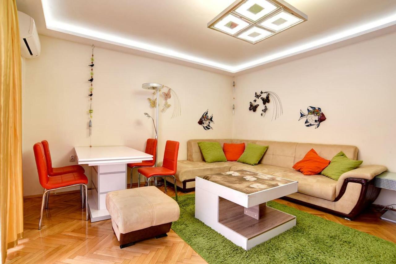 Spacious And Stylish Apartment In The Heart Of Sofia Plus Parking Eksteriør billede
